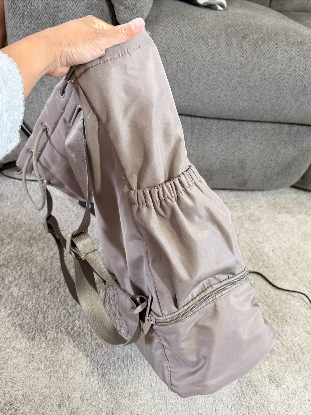 Beyond Yoga Women’s Nylon Convertible Gym Bag Drawstring Cinch Top in Gray